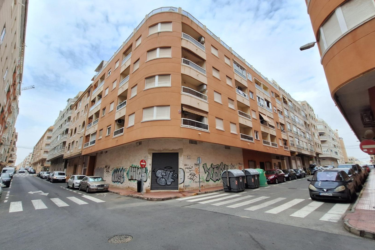 Resale - Apartment  - Torrevieja - Habaneras