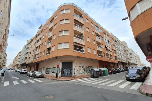 Resale - Apartment  - Torrevieja - Habaneras