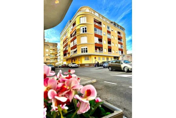 Resale - Apartment  - Torrevieja - Habaneras