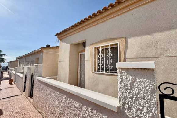 Reventa - Chalet / Villa - Rojales - Cuidad Quesada