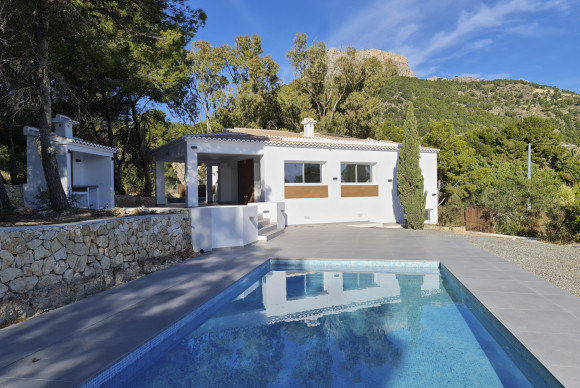 Resale - Villa - Calpe