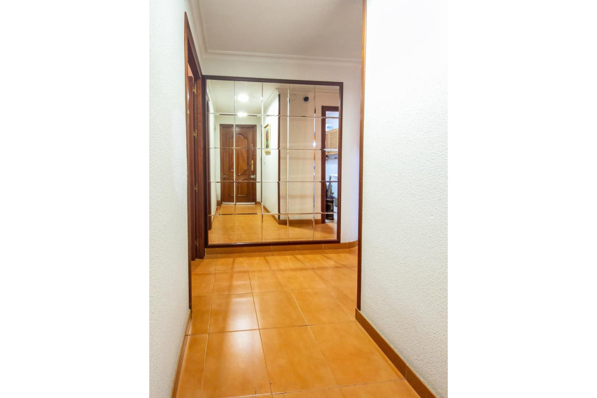 Resale - Flat - Torrevieja - Calle Fotógrafos Darblade, 11, 03181