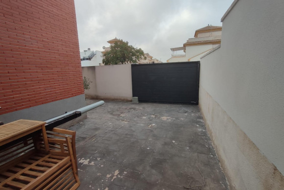 Reventa - Casa Tipo Dúplex - Torrevieja - Aguas Nuevas