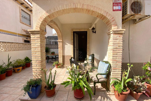 Resale - House - Torrevieja - Las calas