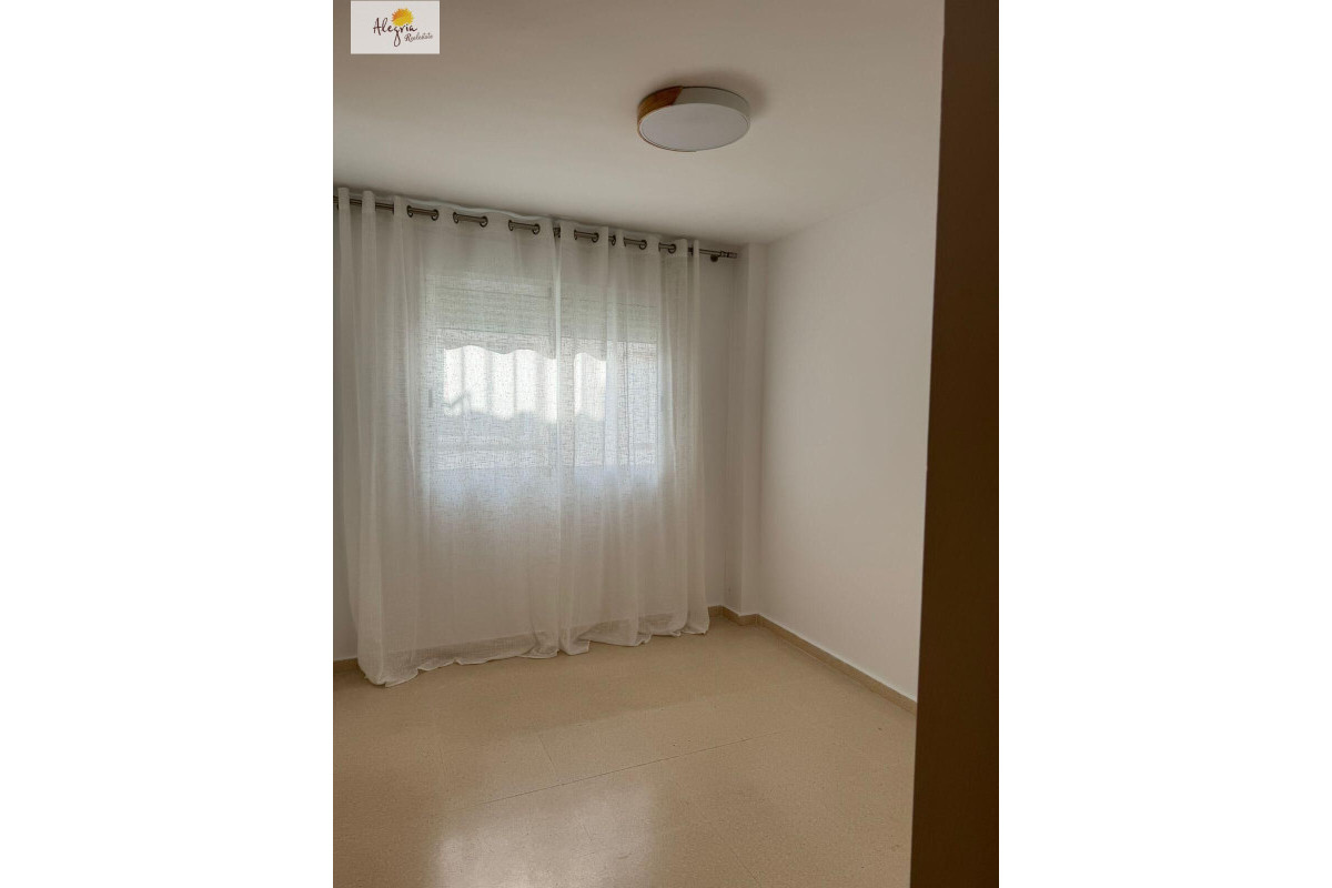 Alquiler a largo plazo - Apartamento / piso - Torrent - Avd. Al Vedat