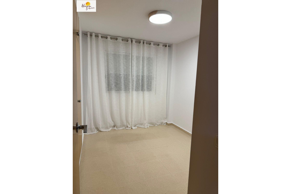 Alquiler a largo plazo - Apartamento / piso - Torrent - Avd. Al Vedat