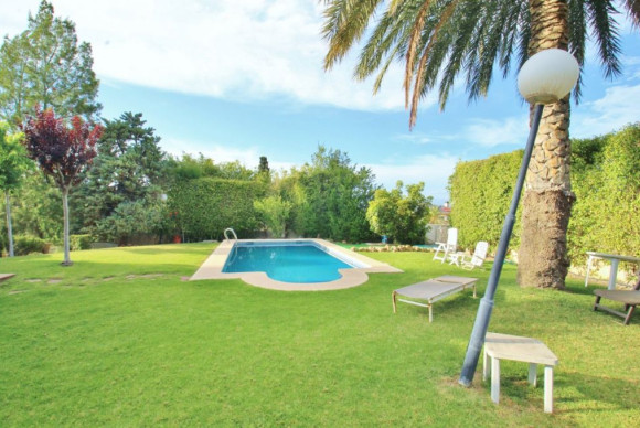 Resale - Country House - Alicante