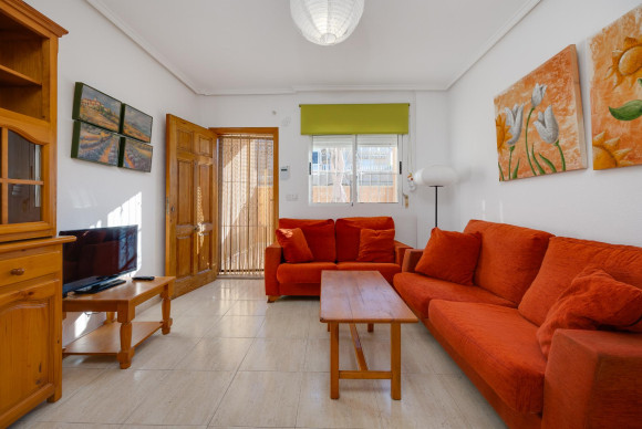 Reventa - House - Torrevieja - Pueblo - Centro