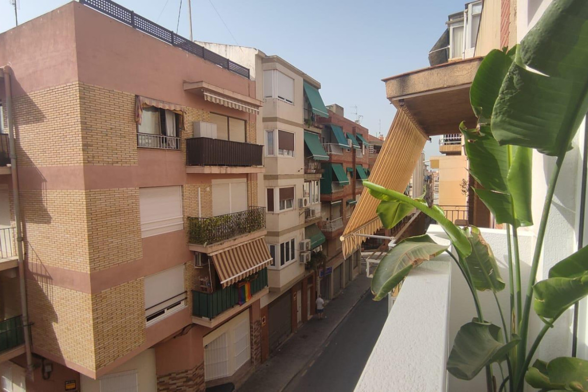 Alquiler a largo plazo - Apartamento / piso - SAN JUAN ALICANTE - Centro