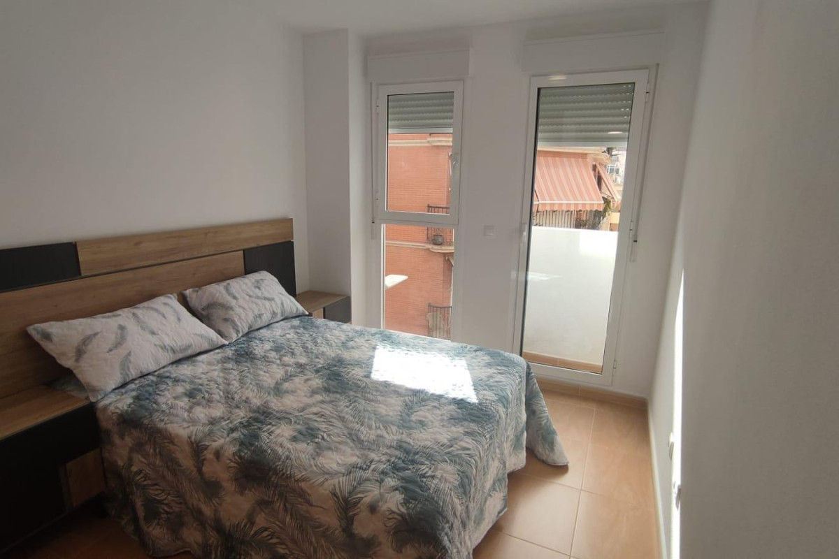 Alquiler a largo plazo - Apartamento / piso - SAN JUAN ALICANTE - Centro