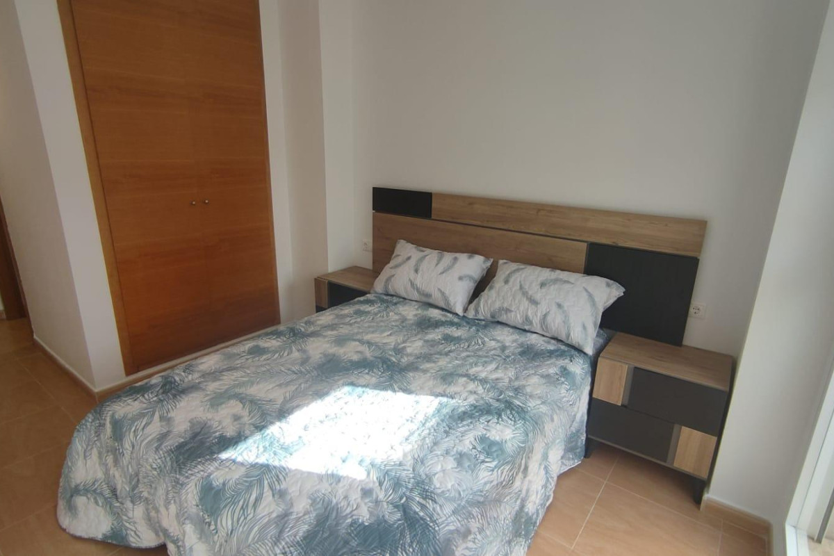 Alquiler a largo plazo - Apartamento / piso - SAN JUAN ALICANTE - Centro