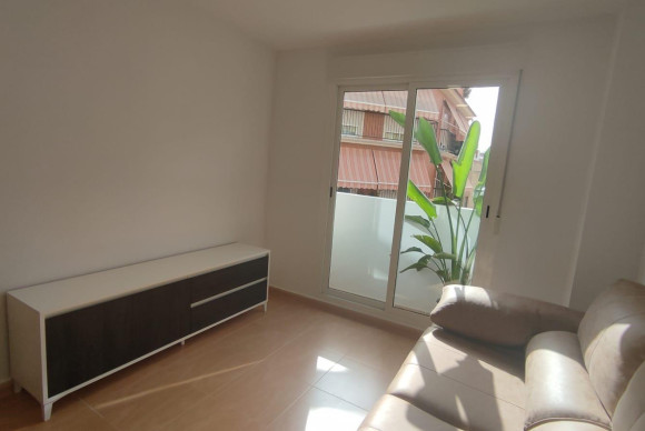 Alquiler a largo plazo - Apartamento / piso - SAN JUAN ALICANTE - Centro