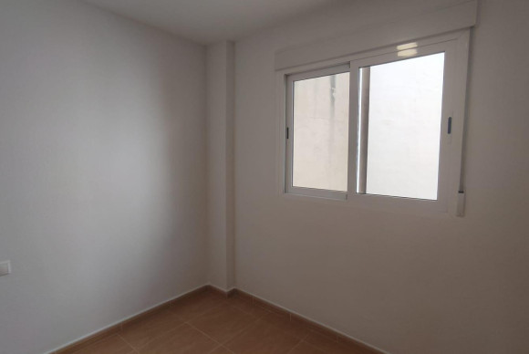 Alquiler a largo plazo - Apartamento / piso - SAN JUAN ALICANTE - Centro