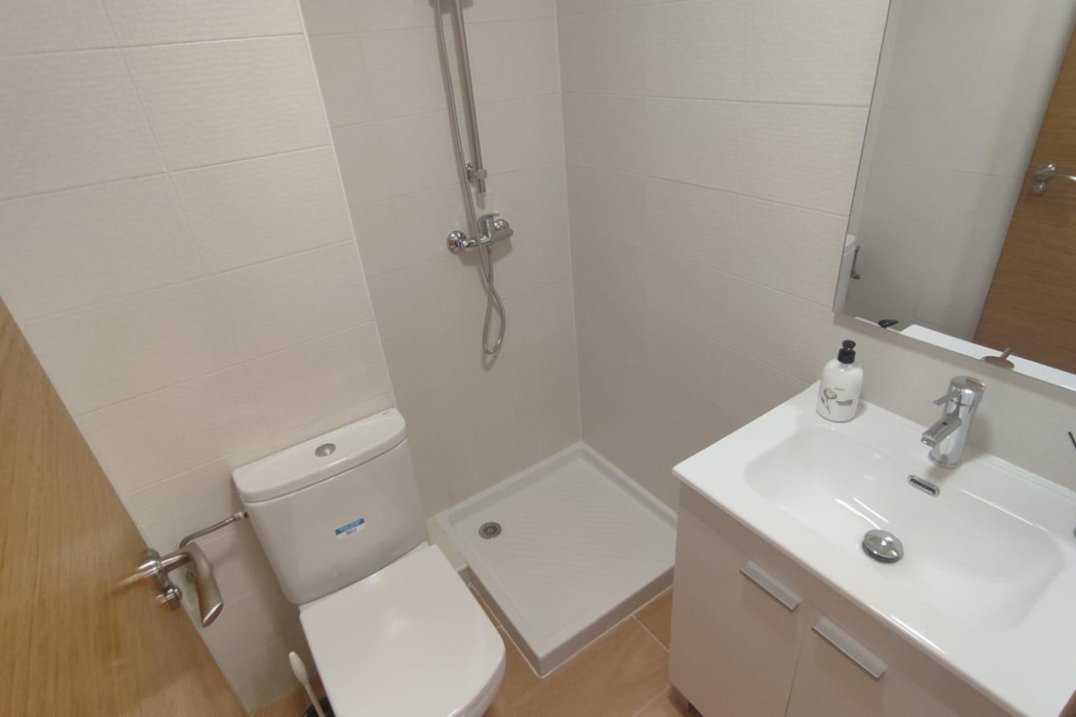 Alquiler a largo plazo - Apartamento / piso - SAN JUAN ALICANTE - Centro