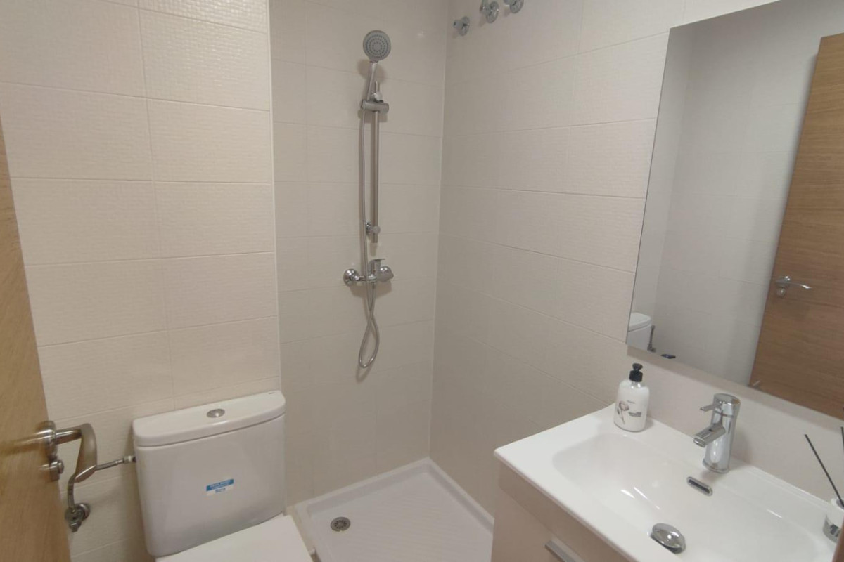 Alquiler a largo plazo - Apartamento / piso - SAN JUAN ALICANTE - Centro