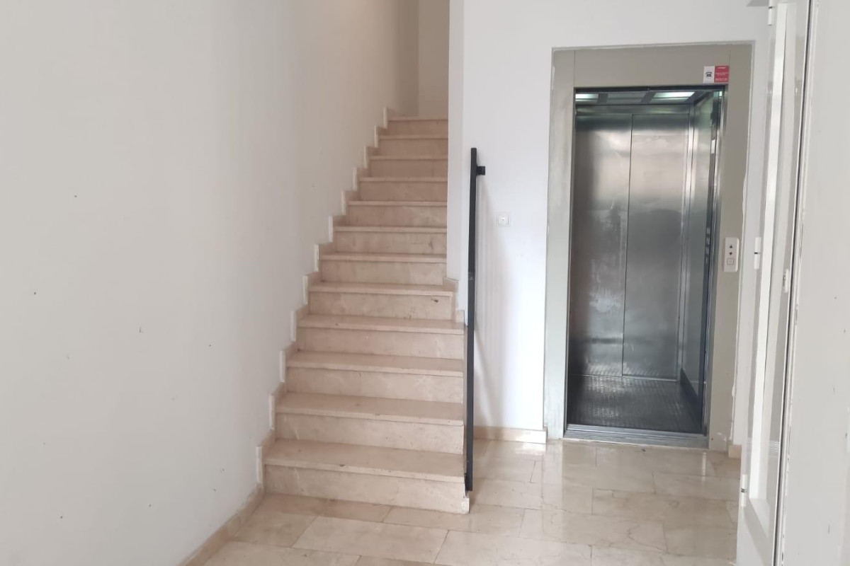 Alquiler a largo plazo - Apartamento / piso - SAN JUAN ALICANTE - Centro