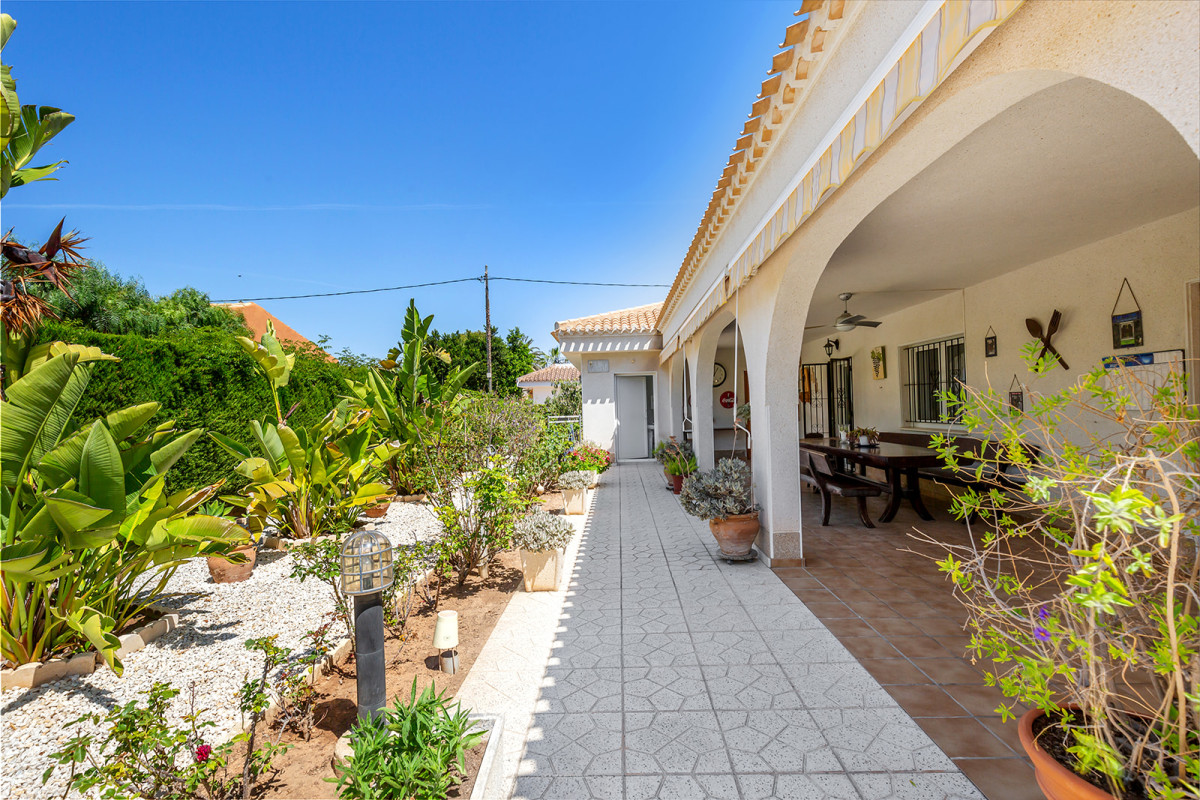 Reventa - Chalet Independiente - Orihuela Costa