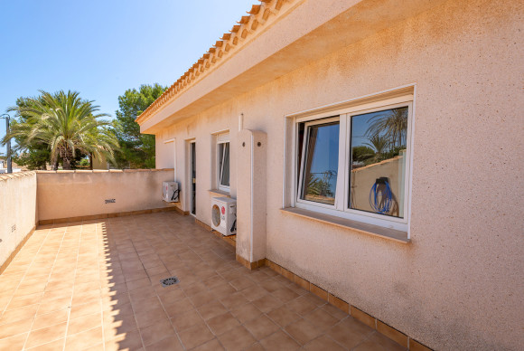 Reventa - Chalet Independiente - Orihuela Costa