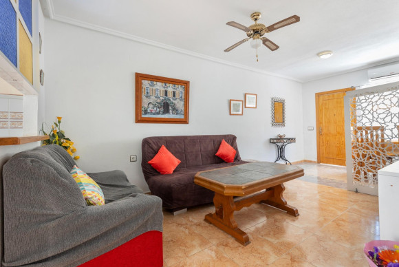 Resale - Terraced house - Torrevieja - El limonar