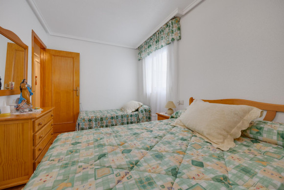 Resale - Apartment  - Torrevieja - Centro