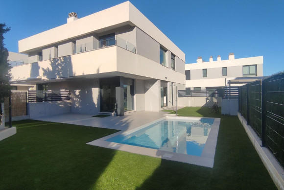 Long Term Rental - Townhouse - San Juan de Alicante - Benimagrell