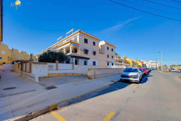 Resale - Apartment  - Torrevieja - La veleta