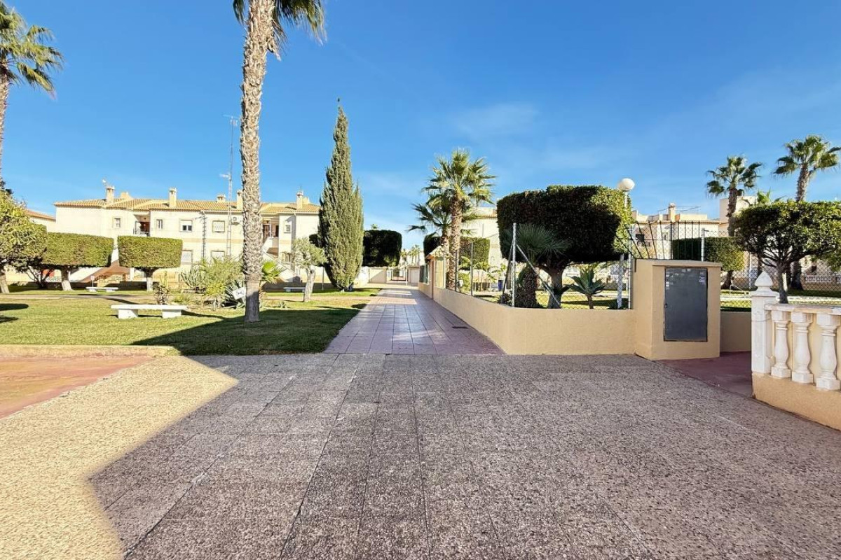 Reventa - Apartamento / piso - Torrevieja - Aguas Nuevas