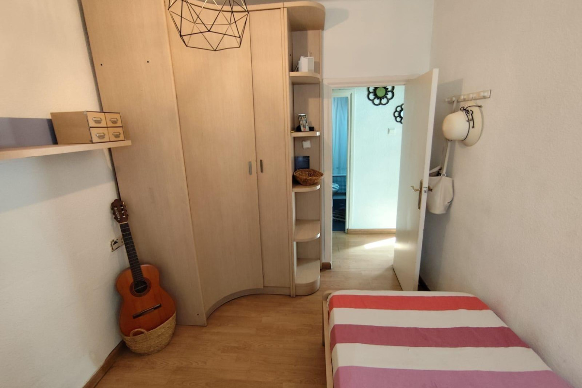 Resale - Apartment  - Torrevieja - Estacion de autobuses