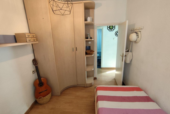 Resale - Apartment  - Torrevieja - Estacion de autobuses