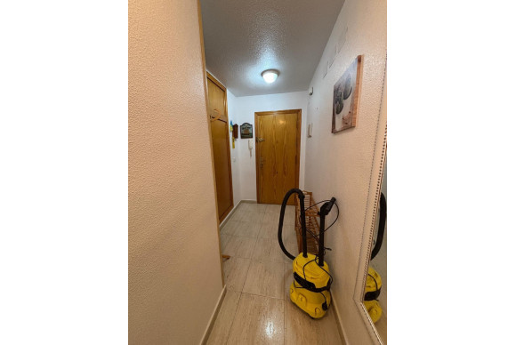 Resale - Apartment  - Torrevieja - Playa del Cura