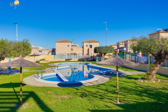 Resale - Townhouse - Torrevieja - Parque de Las Naciones