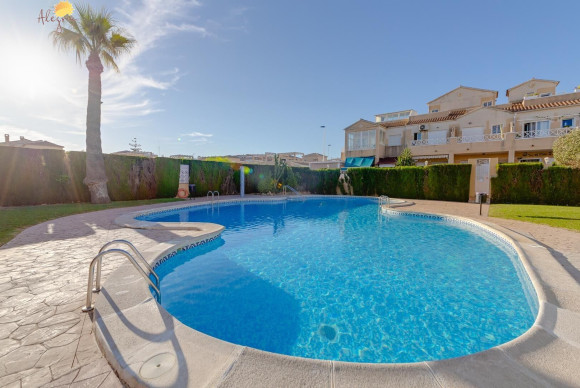 Resale - Townhouse - Torrevieja - Parque de Las Naciones