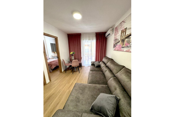 Resale - Apartment  - Torrevieja - Estacion de autobuses