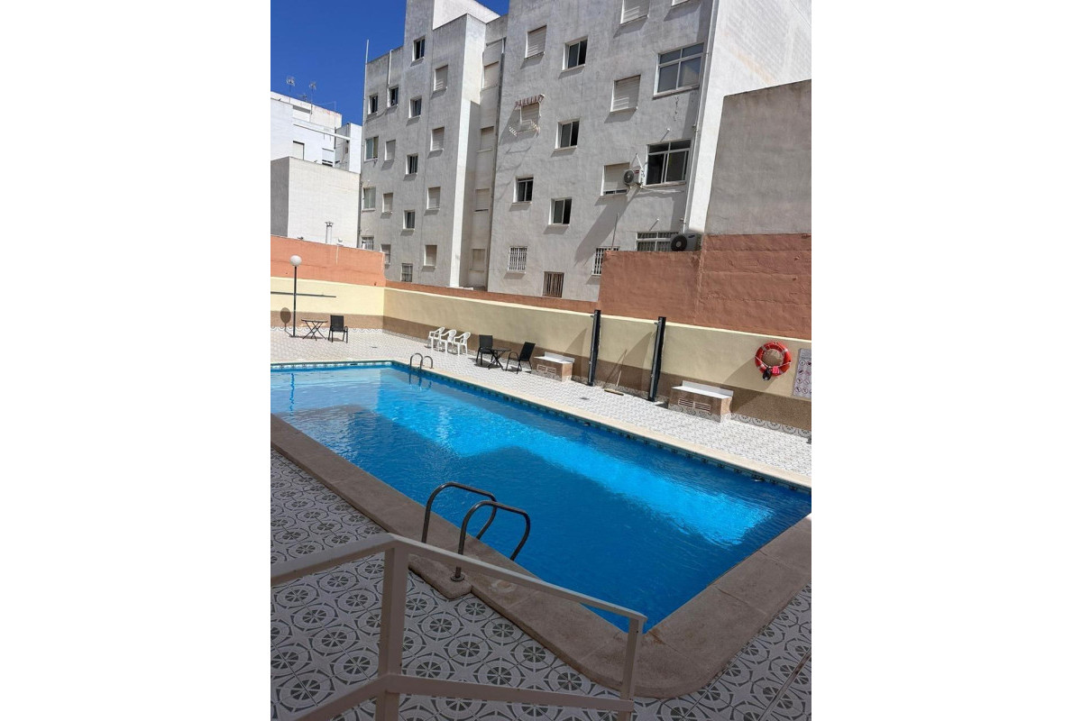 Resale - Apartment  - Torrevieja - Estacion de autobuses