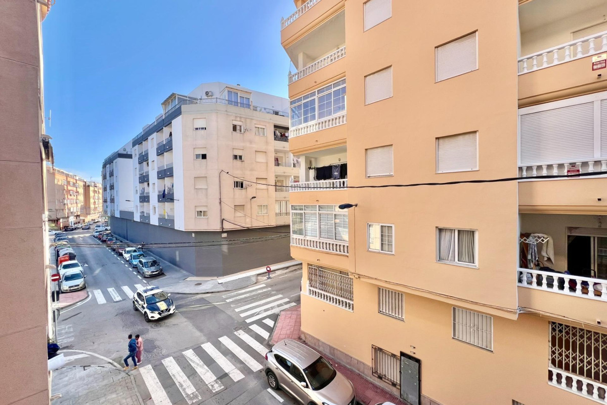 Resale - Apartment  - Torrevieja - Parque de Las Naciones