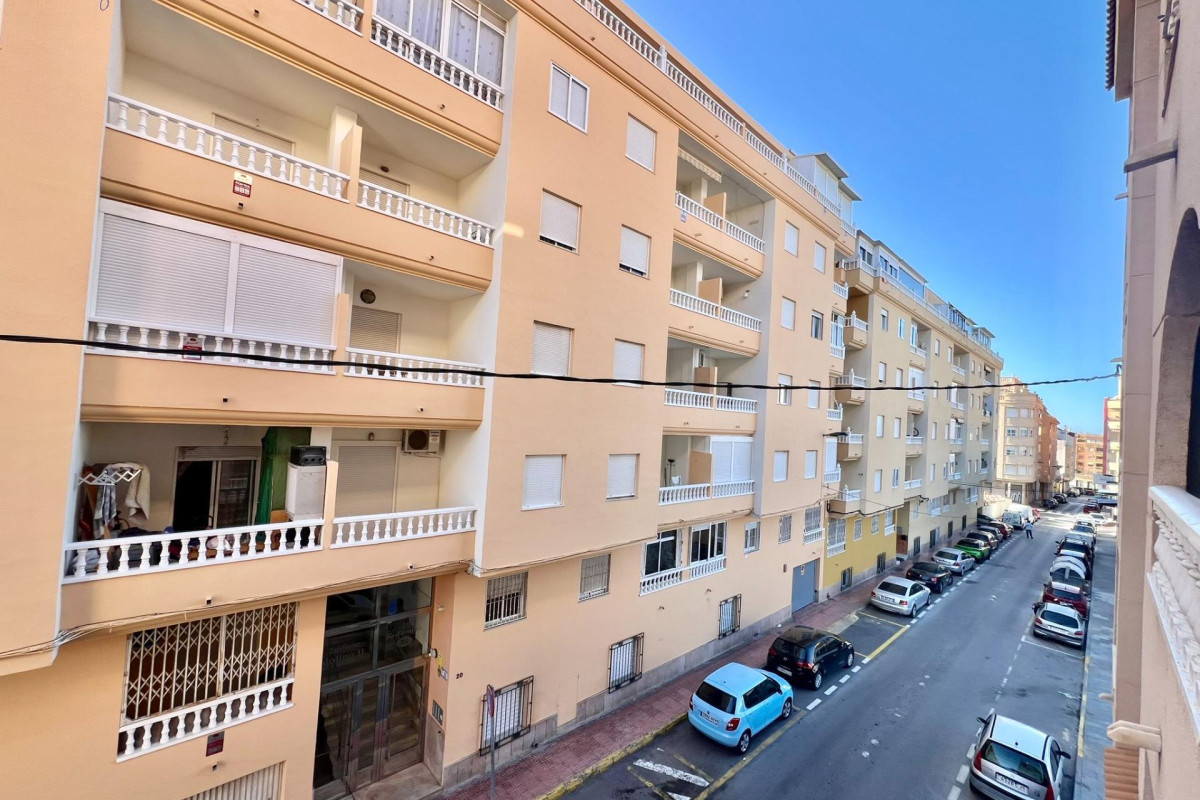 Resale - Apartment  - Torrevieja - Parque de Las Naciones