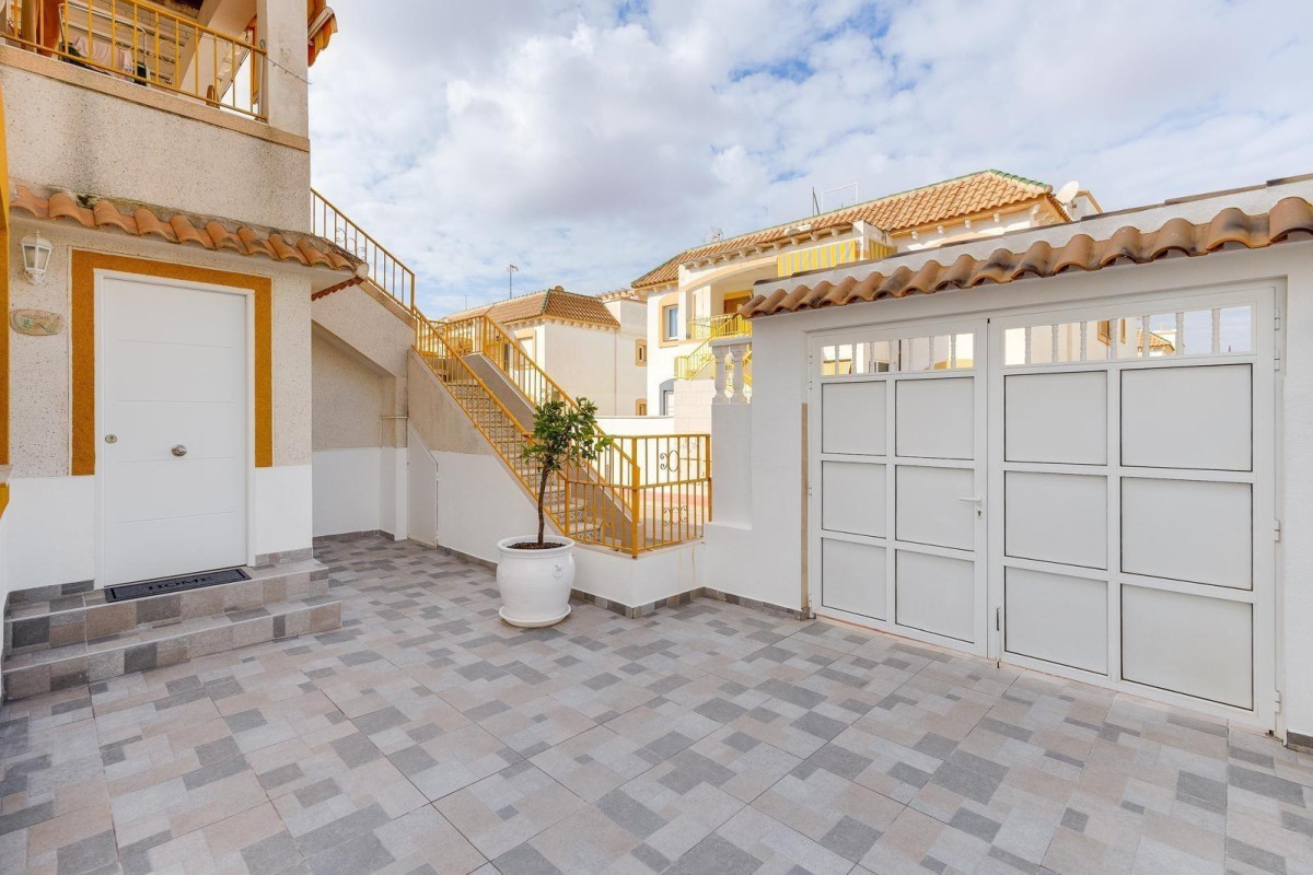 Resale - Apartment  - Torrevieja - Parque de Las Naciones