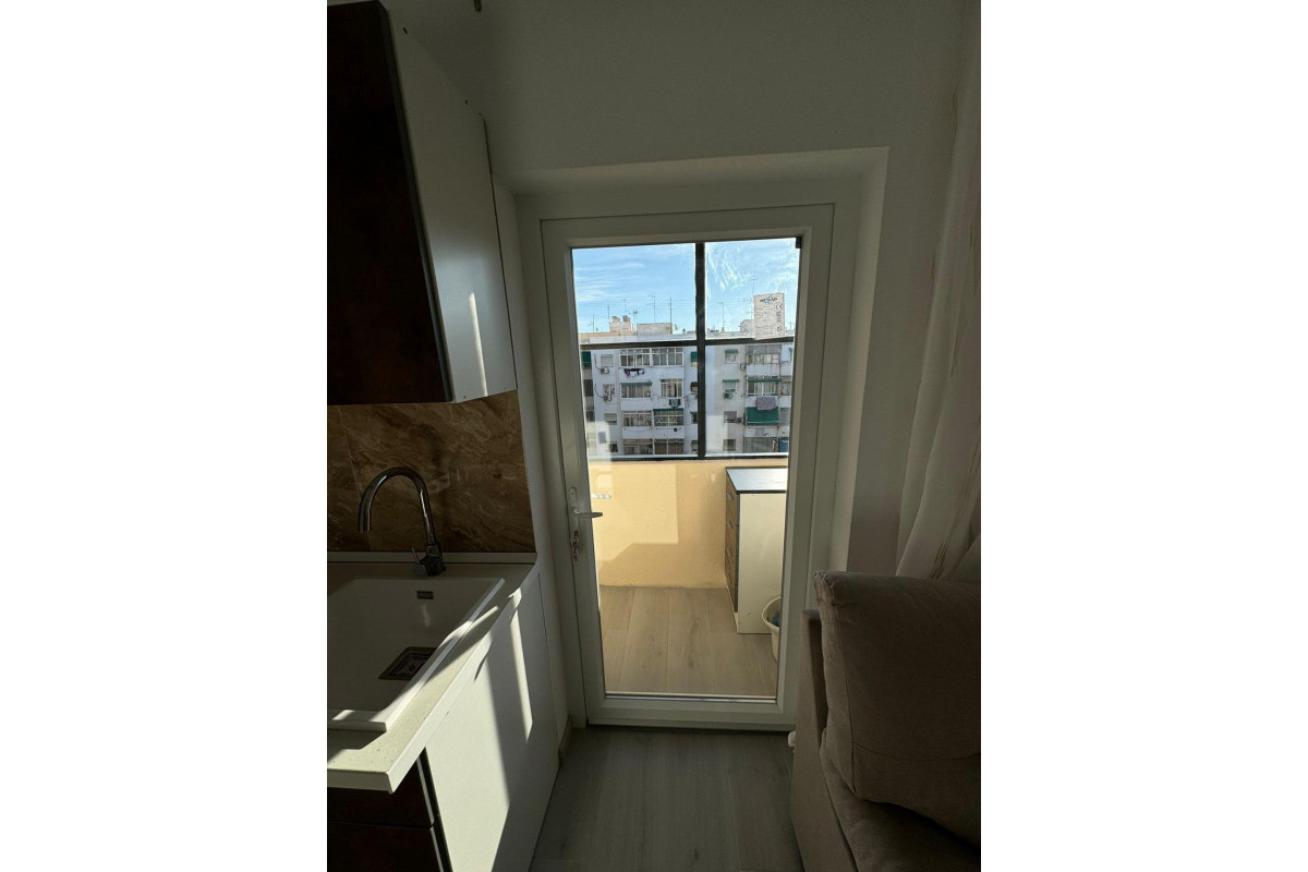 Herverkoop - Appartement  - Alicante - Carolinas Altas