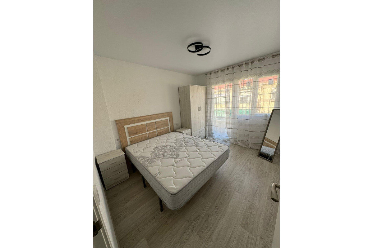 Herverkoop - Appartement  - Alicante - Carolinas Altas