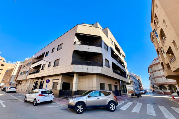 Resale - Apartment  - Torrevieja - La Mata