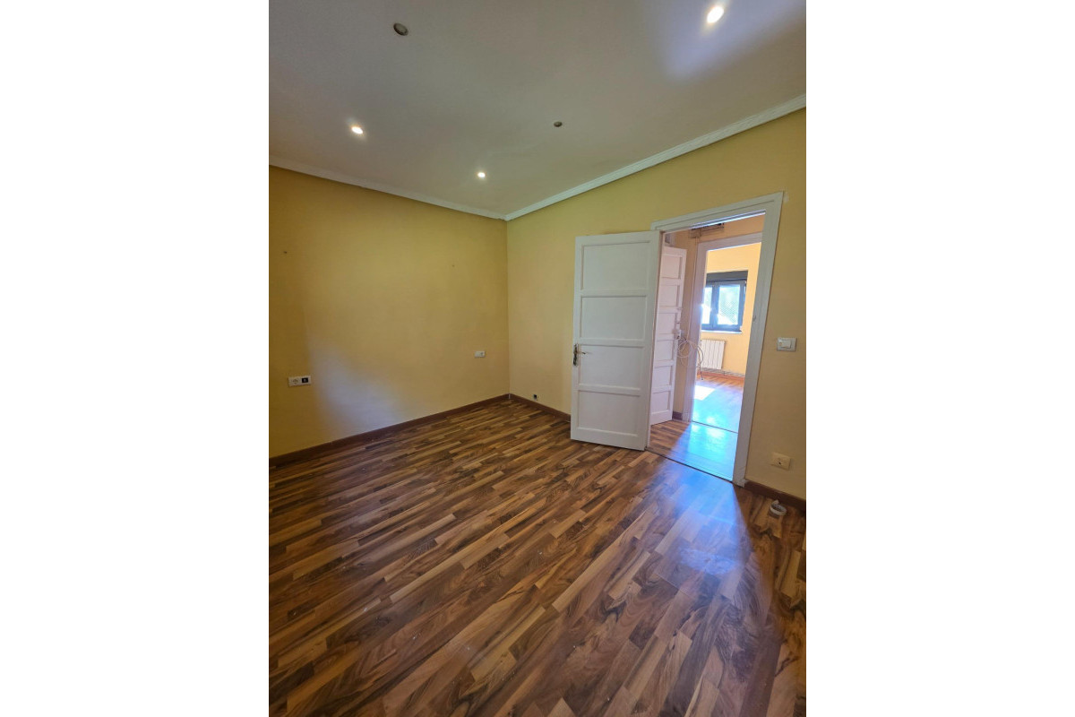 Resale - Apartment  - Gozon - Área de Gozon