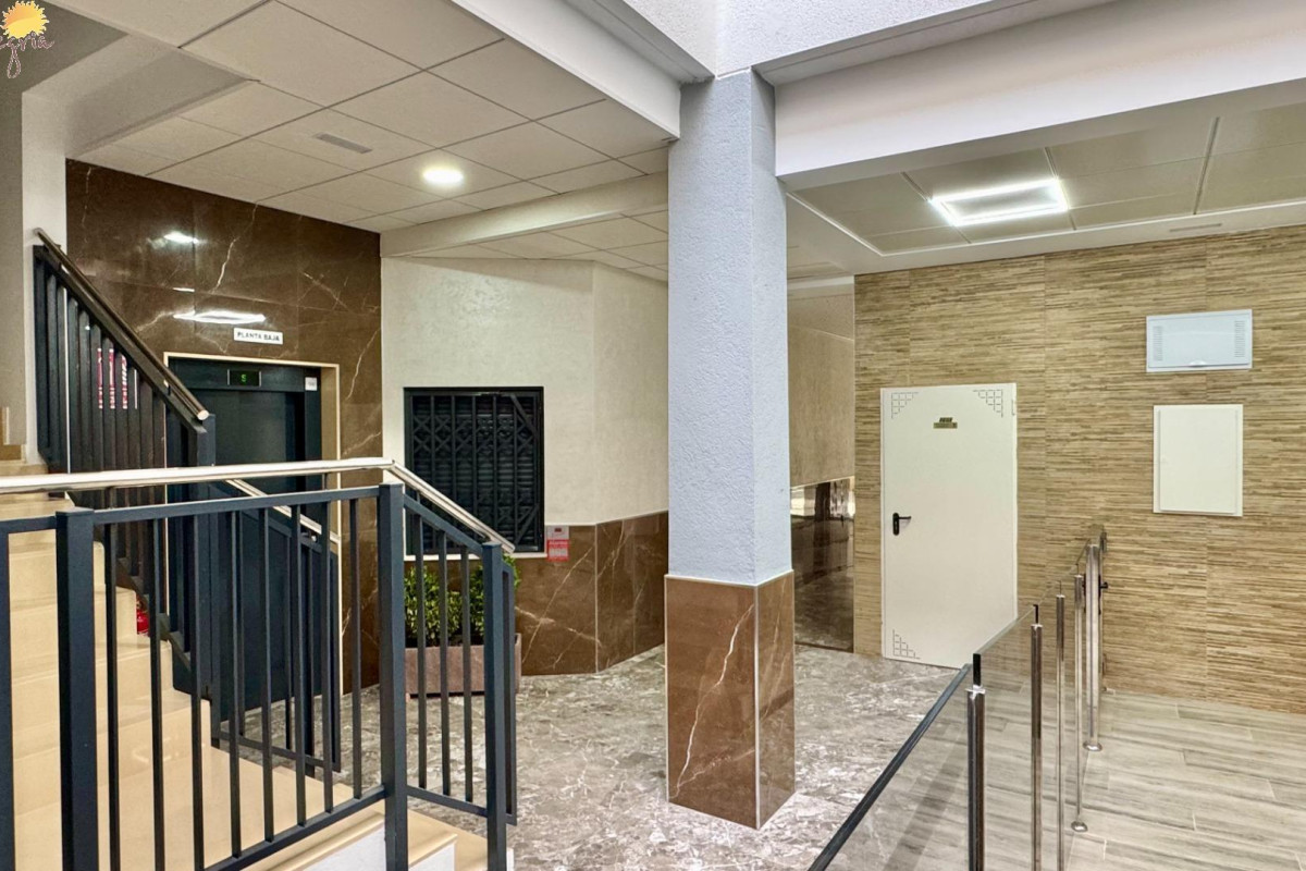 Herverkoop - Appartement  - Torrevieja - Paseo maritimo