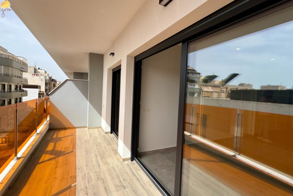 Herverkoop - Appartement  - Torrevieja - Paseo maritimo