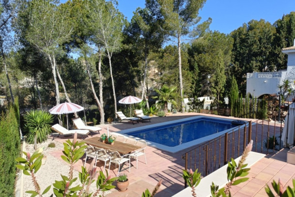 Resale - Villa - Pinar de Campoverde