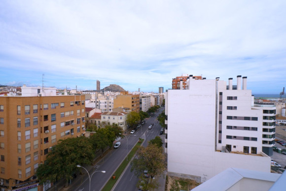 Resale - Apartment  - Alicante - Benalua