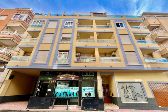 Resale - Apartment  - Torrevieja - Centro