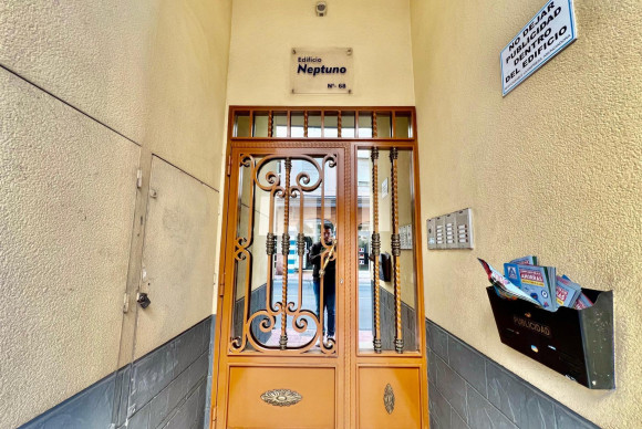 Resale - Apartment  - Torrevieja - Centro