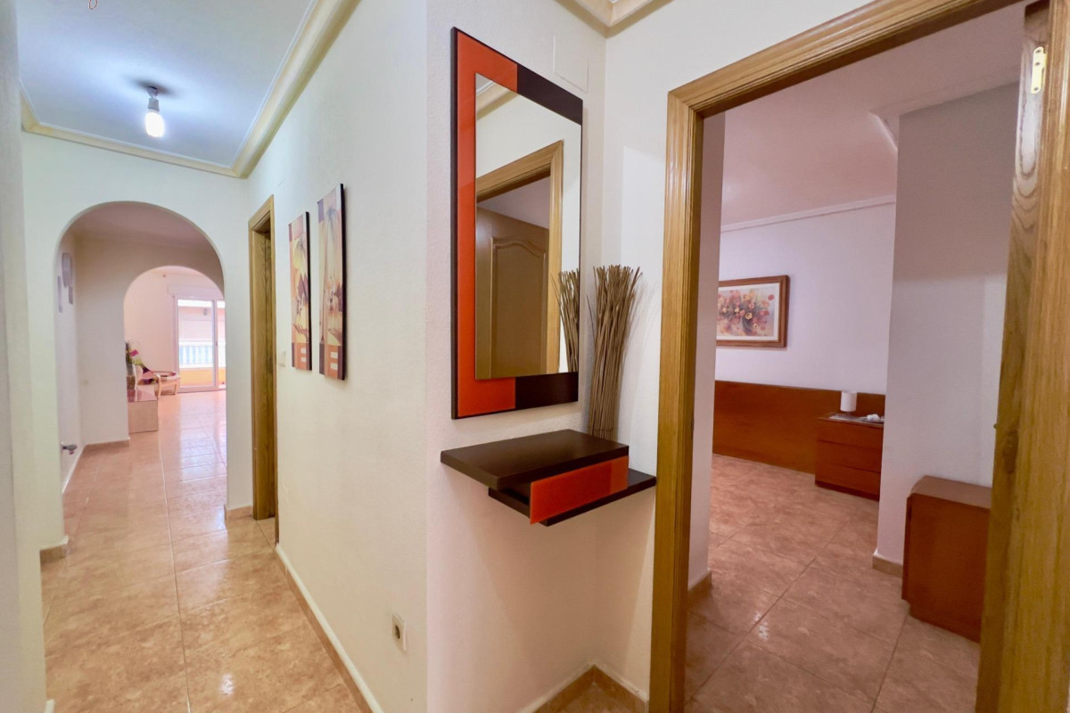 Resale - Apartment  - Torrevieja - Centro