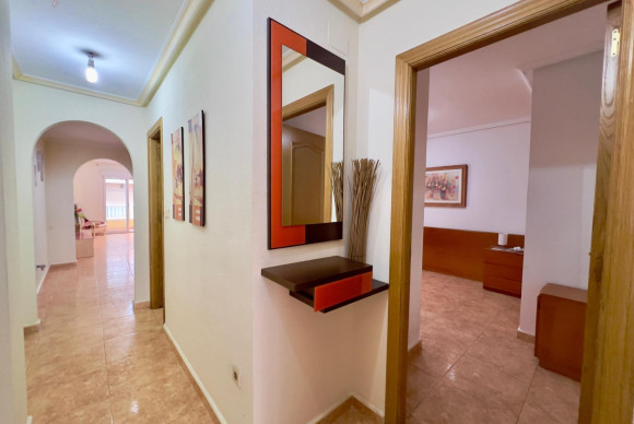 Resale - Apartment  - Torrevieja - Centro