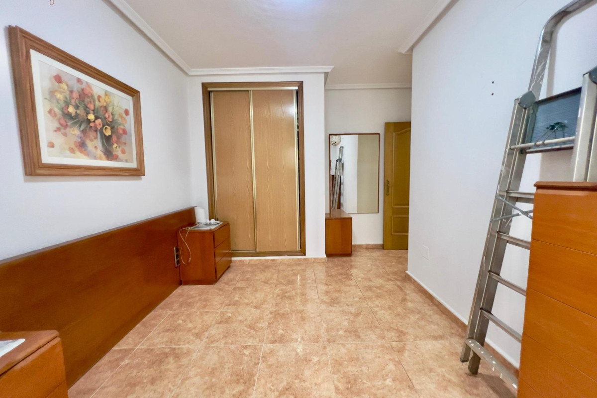 Resale - Apartment  - Torrevieja - Centro